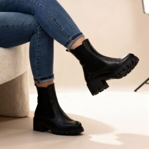 Bottine noire pour femme